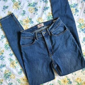 wrangler high rise unforgettable skinny jeans
